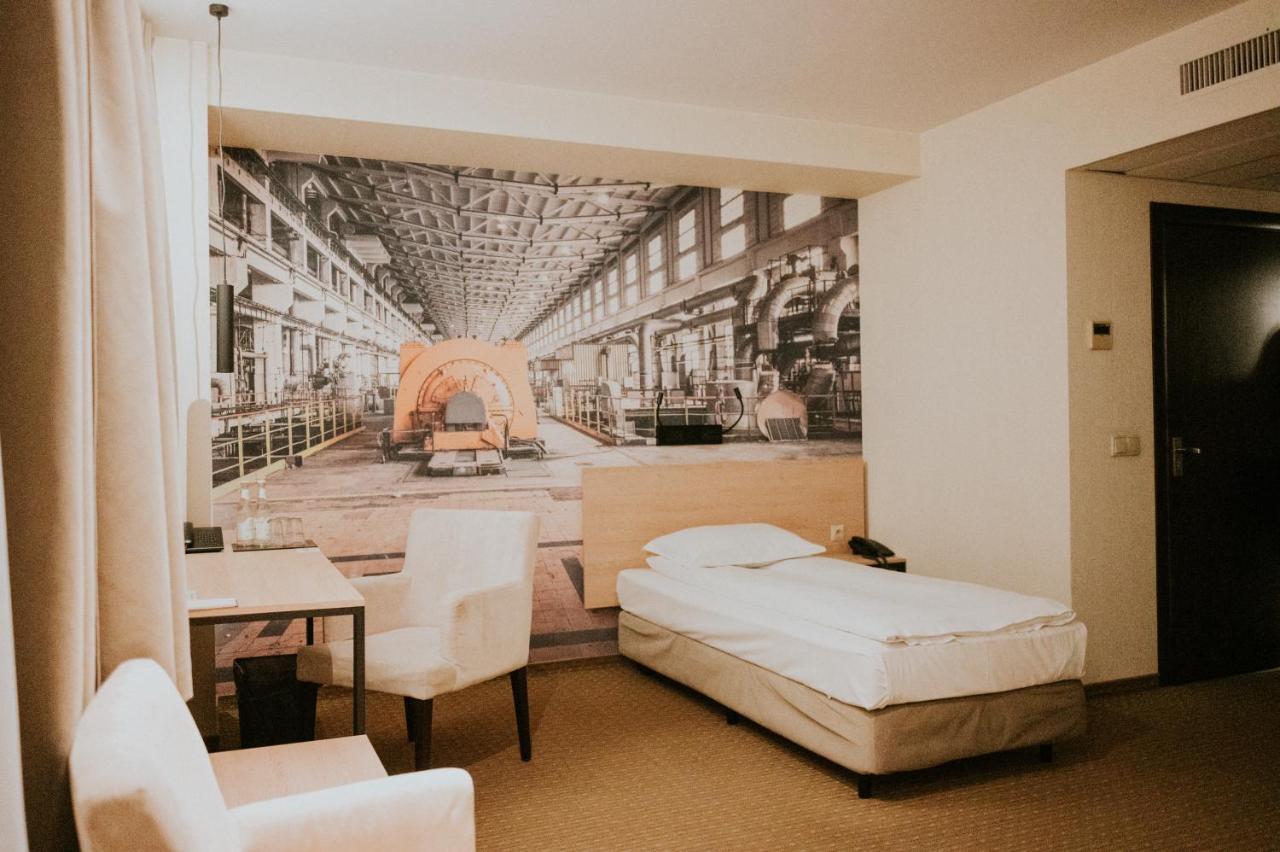 Iness Hotel Лодзь Екстер'єр фото