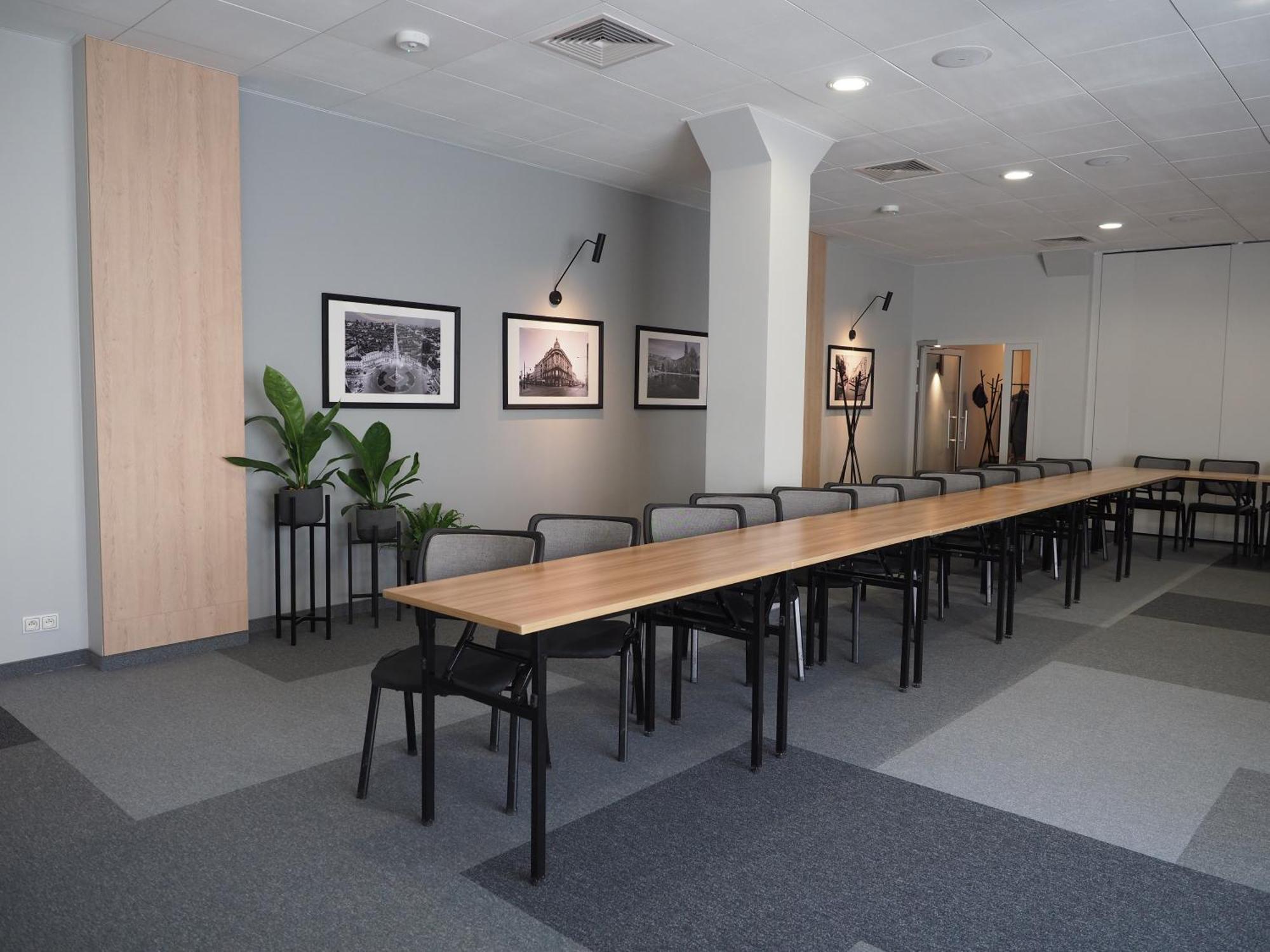 Iness Hotel Лодзь Екстер'єр фото
