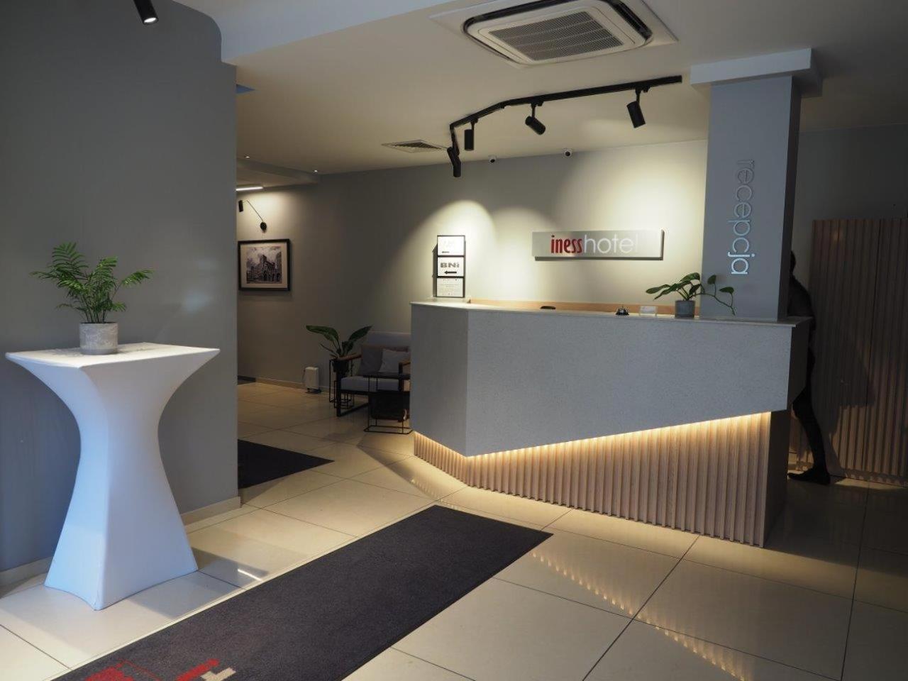 Iness Hotel Лодзь Екстер'єр фото