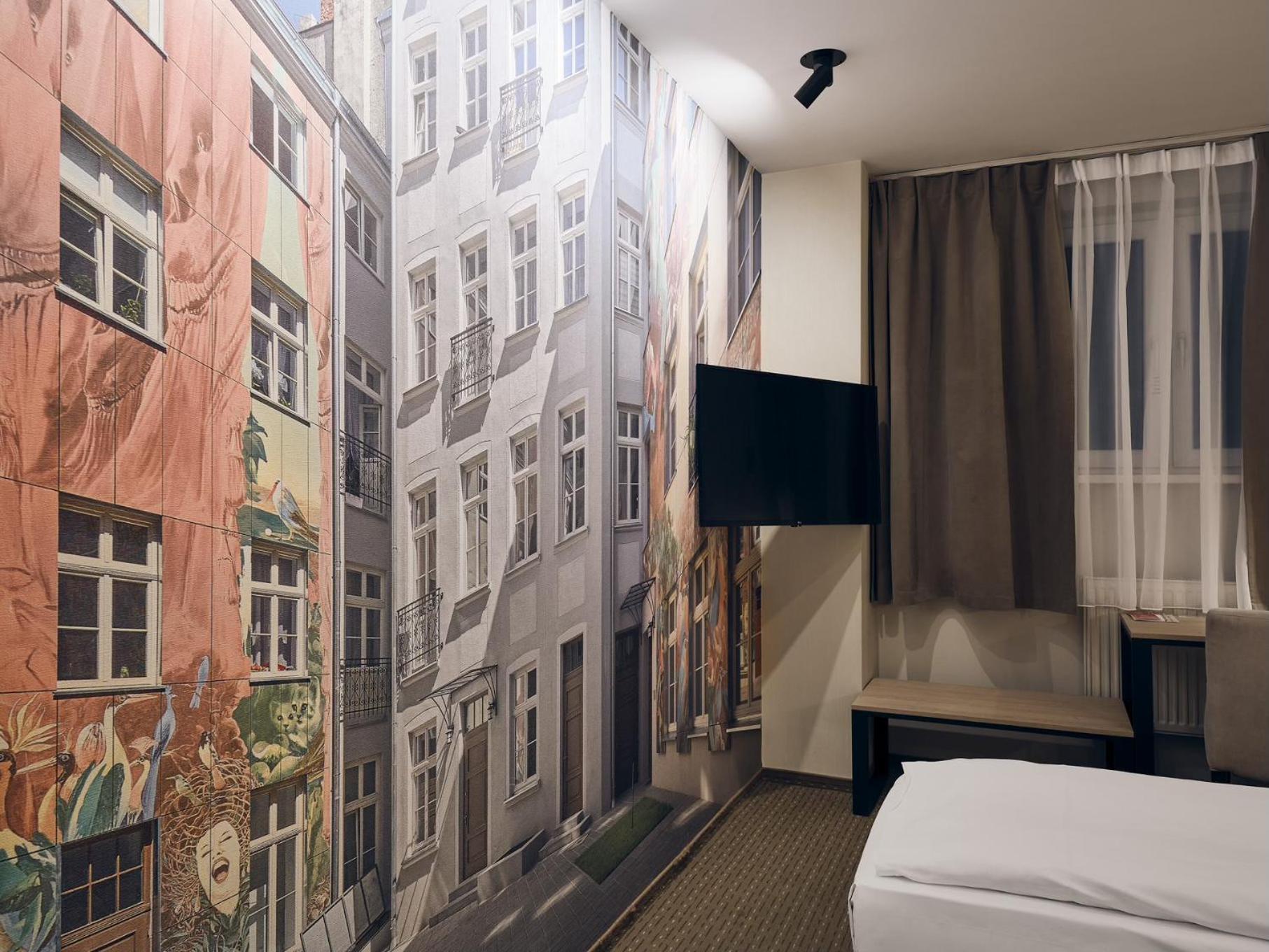Iness Hotel Лодзь Екстер'єр фото