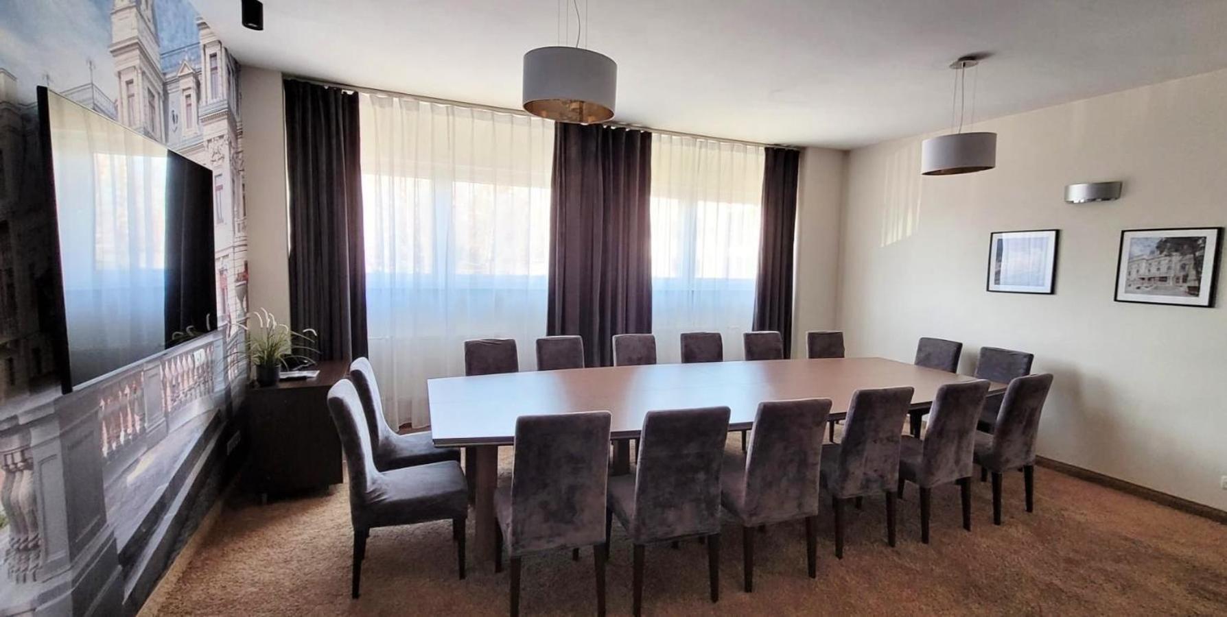 Iness Hotel Лодзь Екстер'єр фото